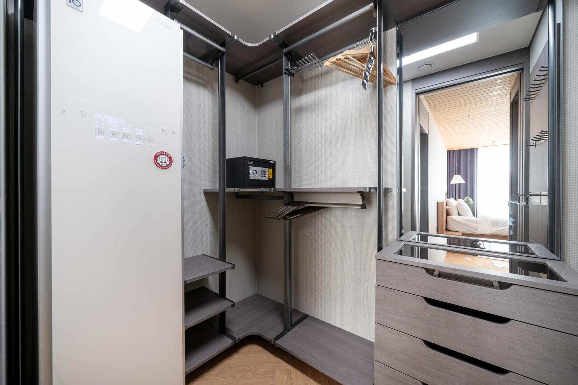 Brown Suites Busan Station Εξωτερικό φωτογραφία